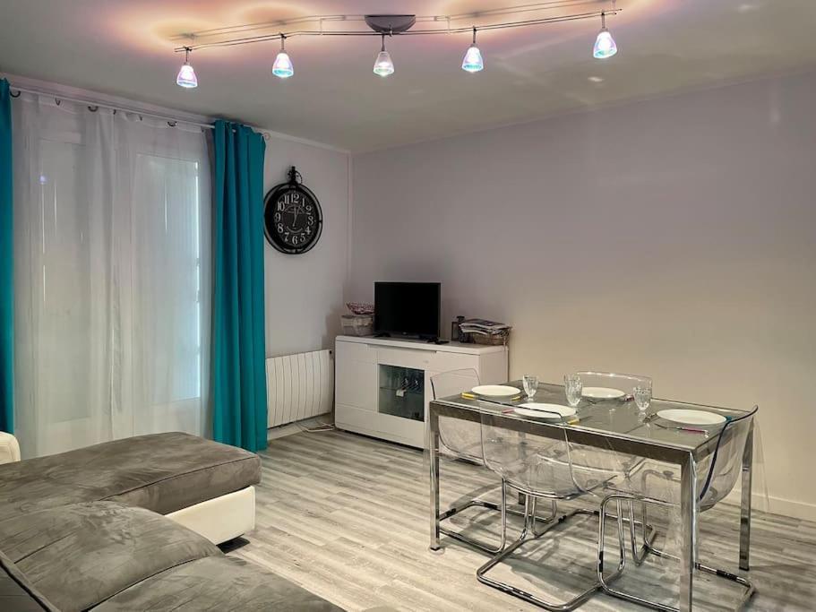 Appartement Au Coeur Et Au Calme De Bandol, Parking Et Climatisation Extérieur photo
